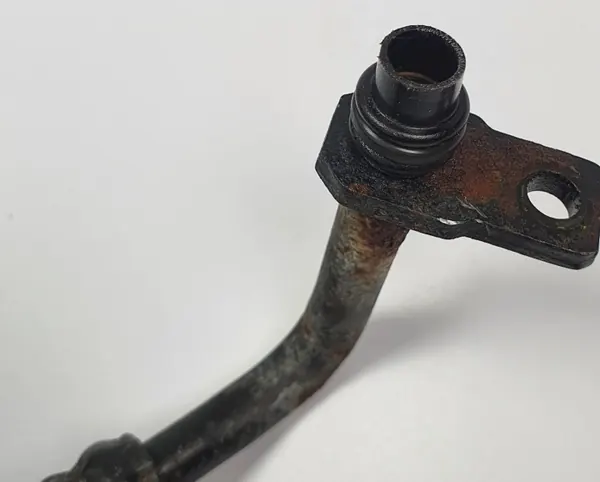 Audi A4 B6 B7 vaihteistoöljyputki OEM 8E0317825Q image 4