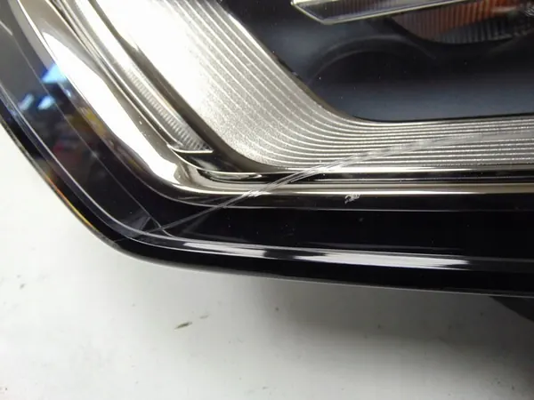 AUDI A3 Faro Bi-Xenón Izquierdo 8V0941005C image 4