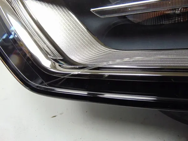 AUDI A3 Faro Bi-Xenón Izquierdo 8V0941005C image 5