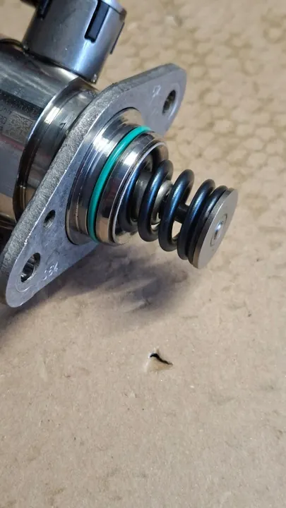 Hoge druk brandstofpomp Mercedes-Benz A2540700400 image 8