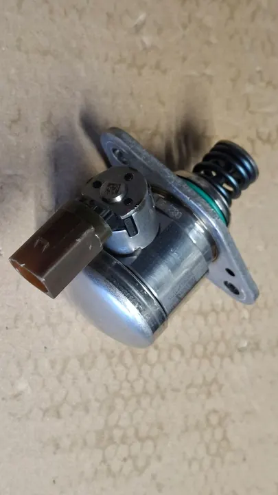 Hoge druk brandstofpomp Mercedes-Benz A2540700400 image 9