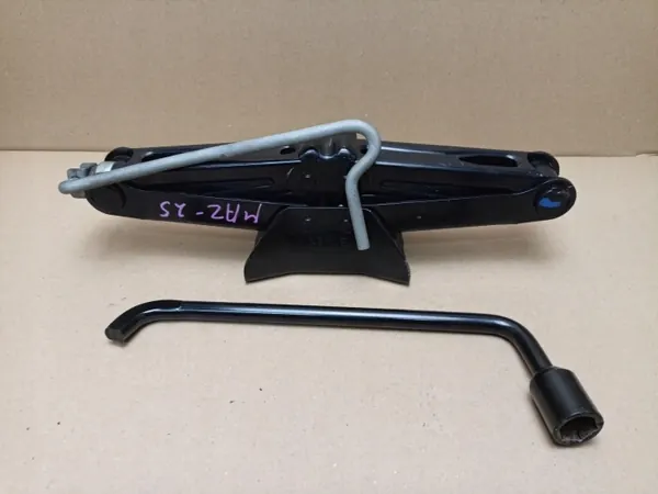 Begagnad Peugeot 208 2013 biljack OEM SKU24704 image 2