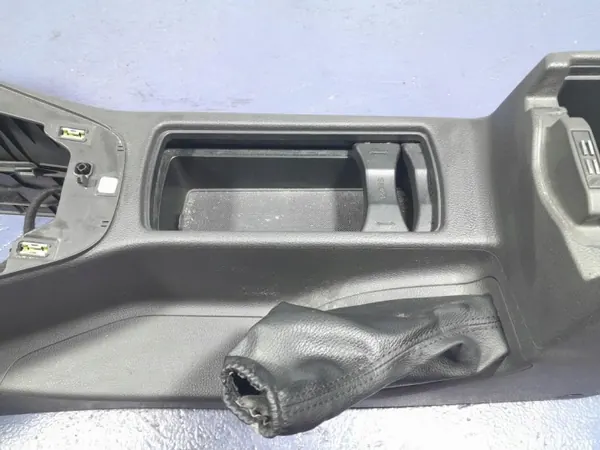 Console centrale Ford Focus MK3 Lift Kombi OEM Lochow-328144- image 8