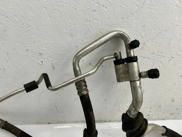 Air Conditioning Pipes Audi A4 B8 A5 2.0 TDI OEM 8K0260707S image 2