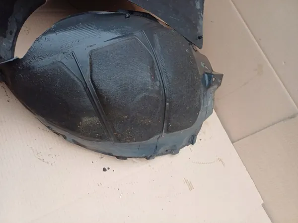 Left Front Wheel Arch Opel Astra J image 3