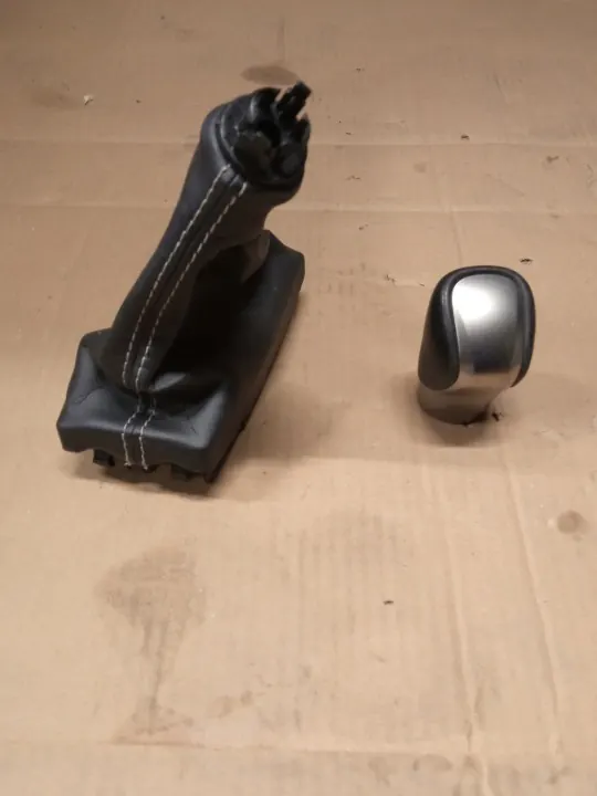 Pomo de mudanças Lexus NX 300h OEM SWXE - Usado image 2