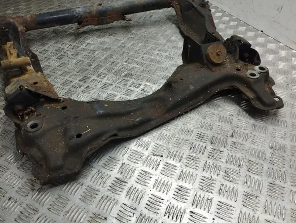 Honda CR-V 2005 Voorste hulpframe OEM AMD84145 image 4
