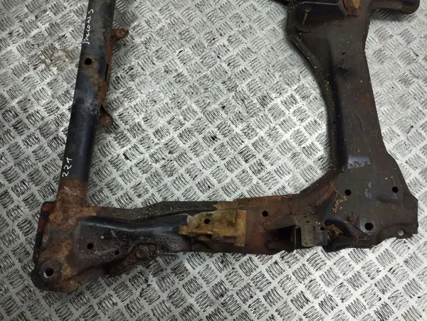 Honda CR-V 2005 Voorste hulpframe OEM AMD84145 image 9
