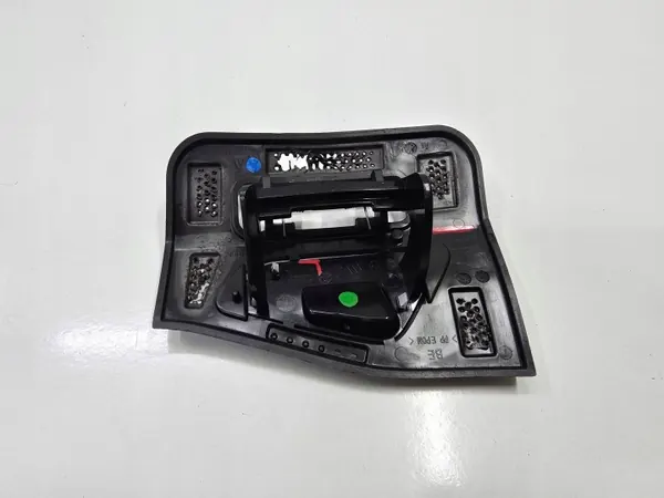 Audi A1 8X0 Ruitensproeierkap OEM 8X0807564 Rechts image 3