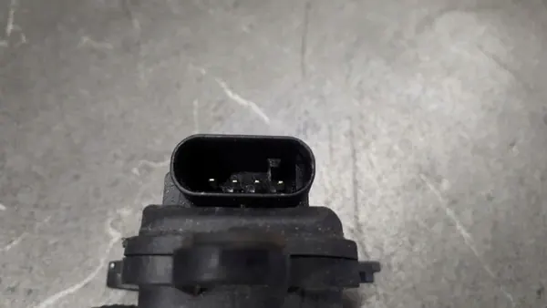 Bränsletankslucka Aktuator VW Golf VII image 5