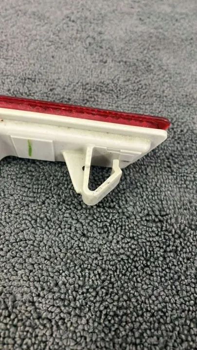 OEM 68195797AB Moldura LED Traseira Esquerda Dodge Challenger image 5