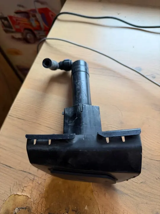 Lavafaros derecho VW Passat B7 OEM 070202 image 2