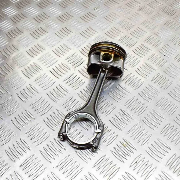 Kolv Audi A4 S4 B9 2018 image 4