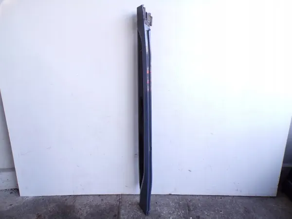 Saiote lateral esquerdo BMW X1 U11 OEM 5A01681 - Usado image 2