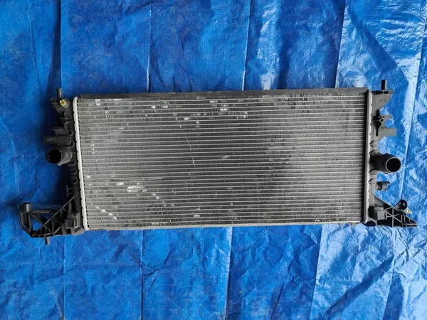 Opel OE 39185893 Radiador de refrigeración del motor image 2