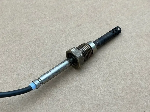 Sensor de Temperatura de Escape VW Audi 03G906088AR image 3