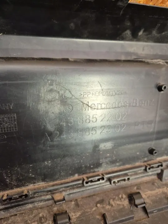 Mercedes EQB AMG Diffuusori OEM A2478852202 image 8