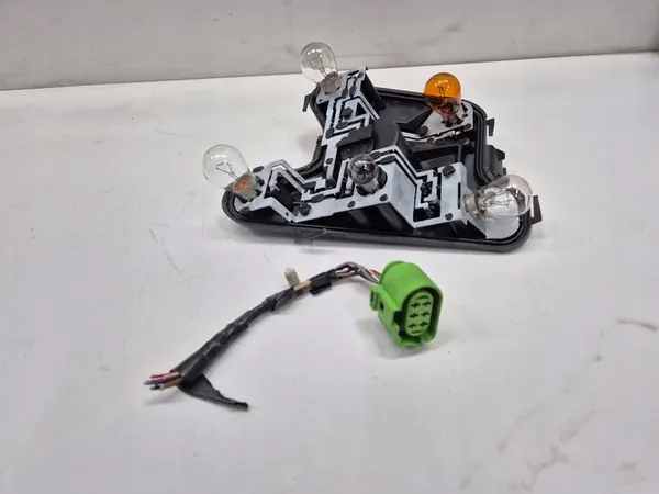 Inserto de Luz Traseira Direita AUDI A4 B6 Sedan OEM 153948 image 1