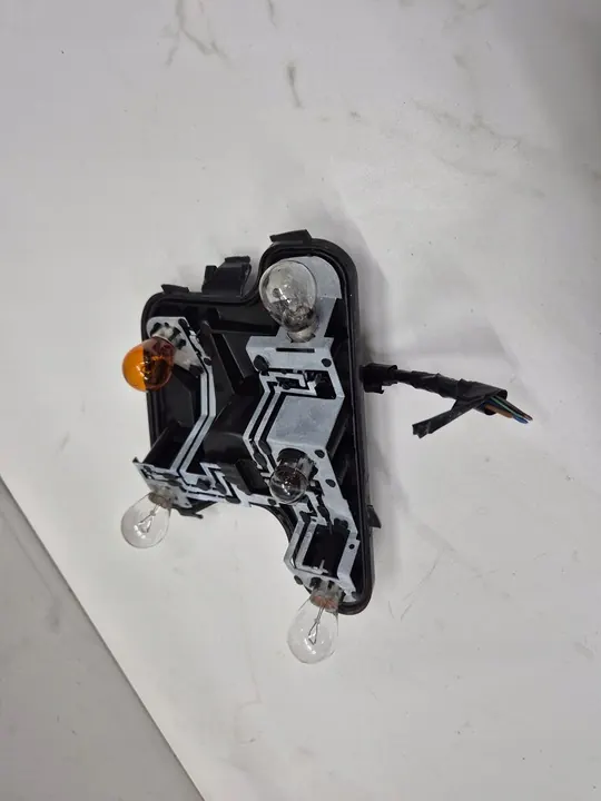 Inserto de Luz Traseira Direita AUDI A4 B6 Sedan OEM 153948 image 2