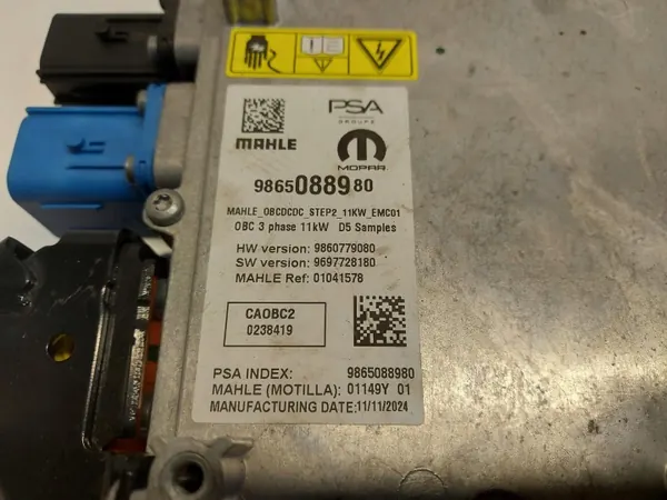 Convertidor de voltaje Opel Grandland II OEM 9865088980 image 6