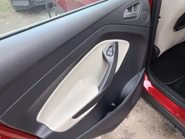 Plafonnier Ford Kuga MK2 Lift OEM 456789 - Occasion image 4