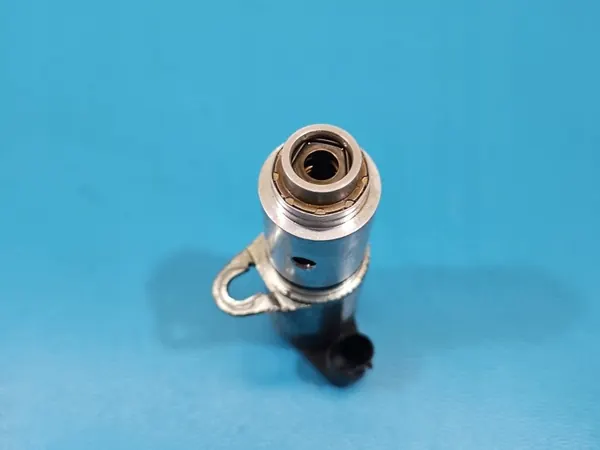 Capteur d'arbre à cames OEM 8692552 pour Volvo V50 S40 II image 6