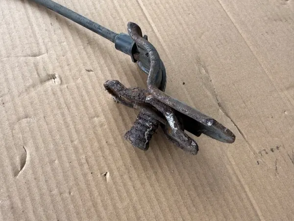 Treuil Roue de Secours Mercedes VITO W447 OEM image 3