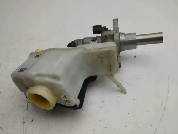 Cilindro de travão VW usado OEM 5Q2611301H Passat B7 image 4