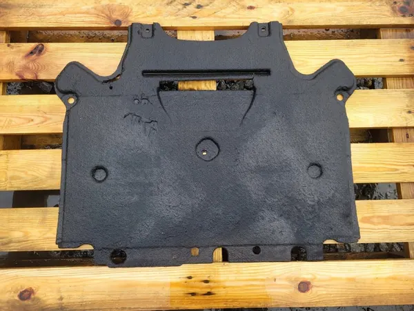Audi Q5 8R moottorisuojus OEM 8K1863822S image 2