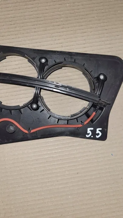 Volvo XC60 II Tampa de Entrada de Ar 31497531 image 3