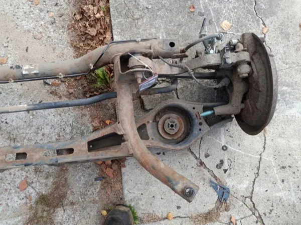 Viga suspensión trasera OEM Wrakowisko-16269- Audi A3 image 7