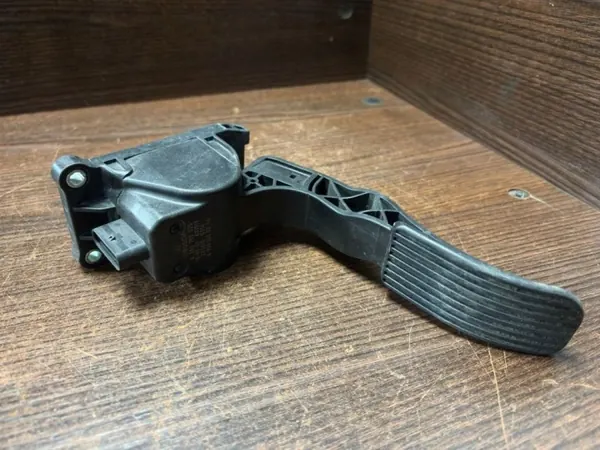 Kaasupoljin Mercedes-Benz Vito Viano W639 OEM 9063000304 image 3