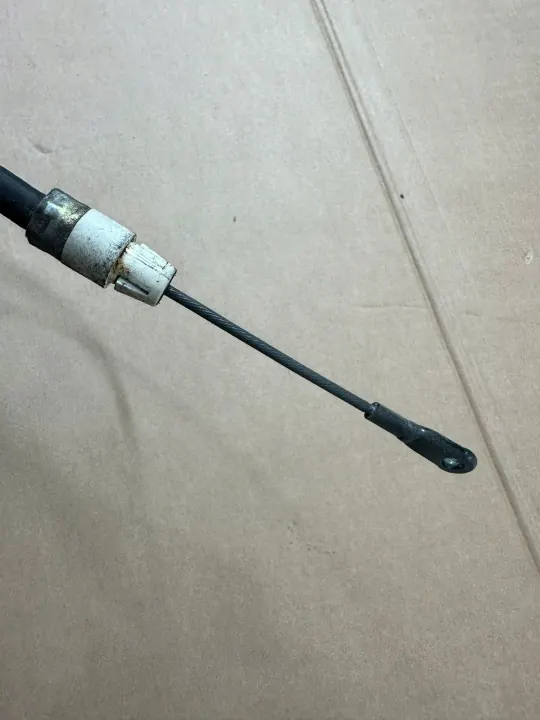 Mercedes käsijarrunahka OEM 2304200385 SL R230 image 4