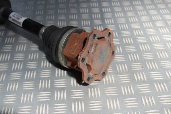Framhalvaxel vänster/höger OEM 8K0407271AH Audi image 2
