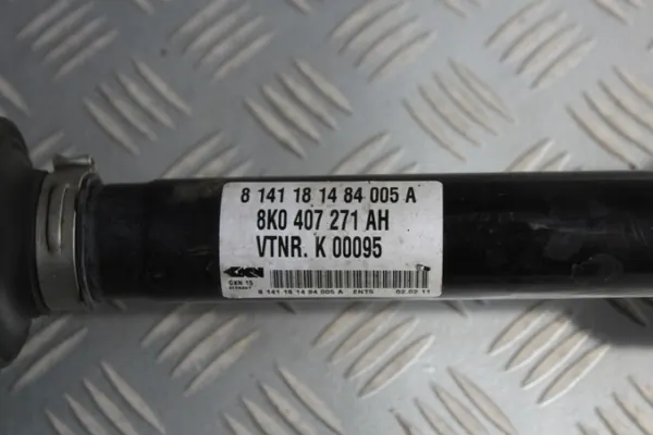 Framhalvaxel vänster/höger OEM 8K0407271AH Audi image 3