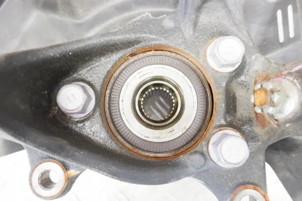 OEM 4321102410 Framhjulsnav för Toyota Yaris Cross image 4