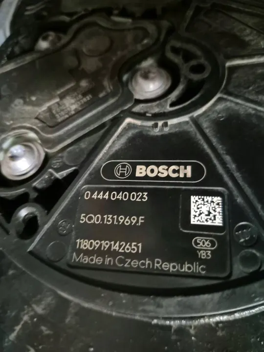 Skoda AdBlue-säiliö OEM 3Q0131877D - Käytetty image 4
