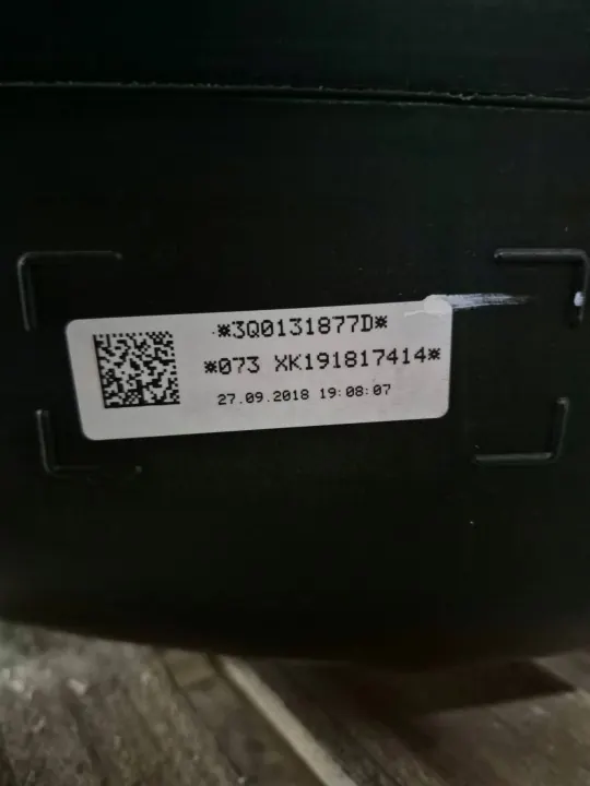 Skoda AdBlue-säiliö OEM 3Q0131877D - Käytetty image 5