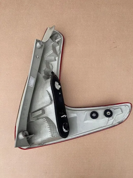 Luz trasera izquierda Renault Grand Scenic III 2009-2015 OE: 265550014R image 4