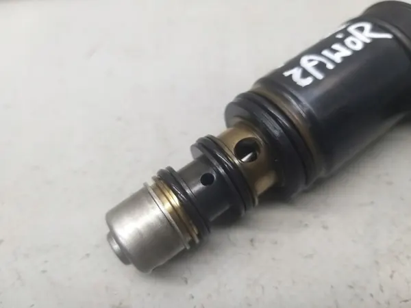 AC-compressorklep OEM 8E0260805BP voor VW Audi image 7