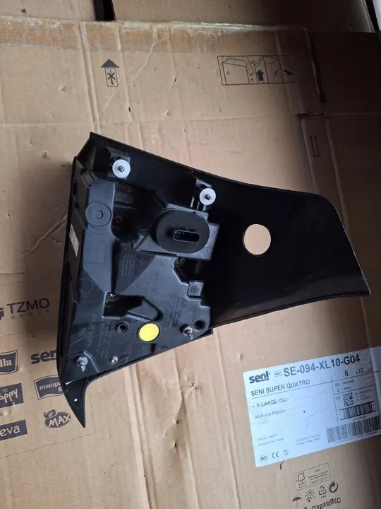 Vasen Takavalaisin Tesla Model 3 Model Y image 3