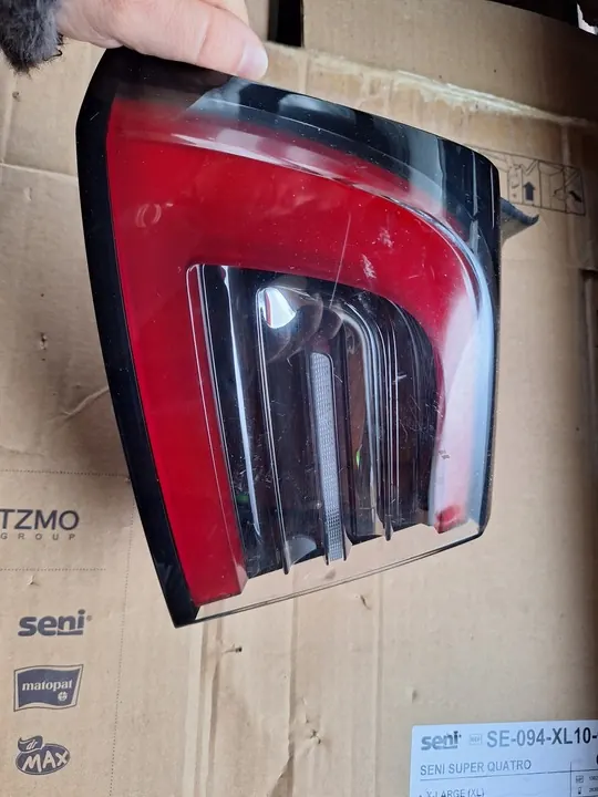 Vasen Takavalaisin Tesla Model 3 Model Y image 6