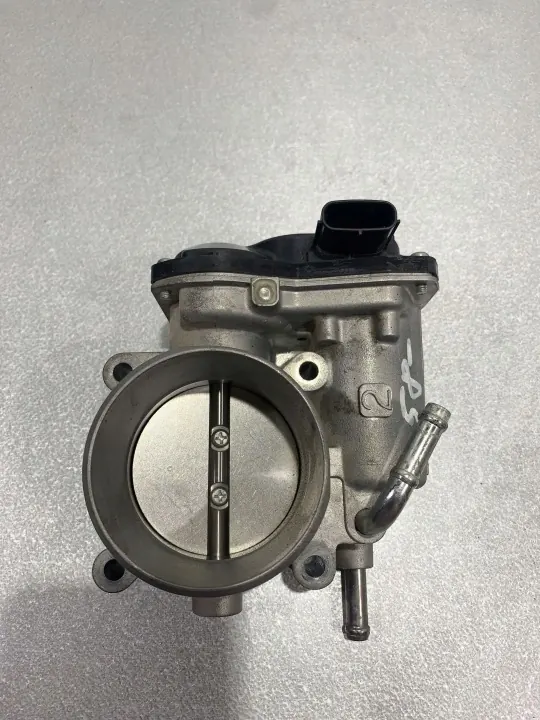 Corps de papillon Subaru XV II OEM FBZ18155 image 3
