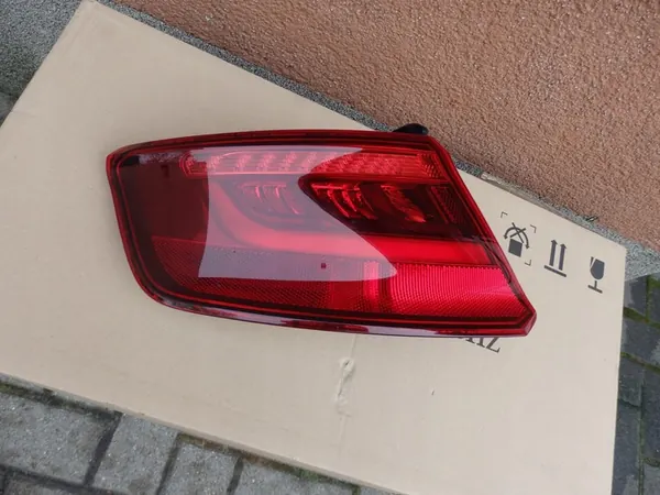 Luz trasera izquierda Audi A3 8V Sportback image 3