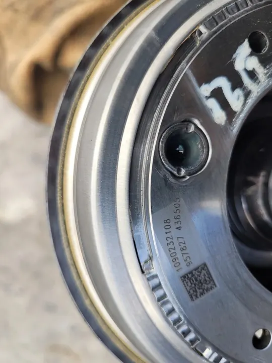 Eixo de engrenagem planetária ZF8HP45 - Peça OEM usada image 4