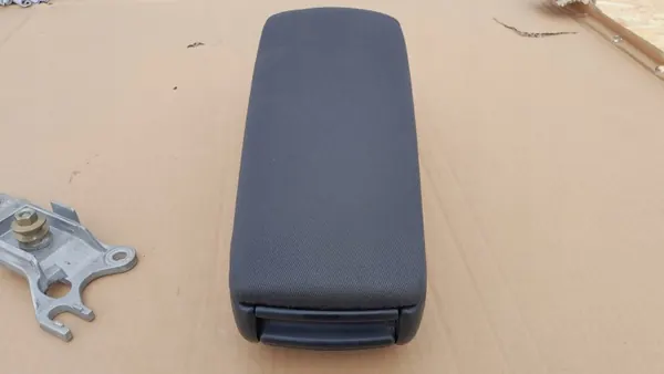 Audi A6 C5 Donker Fluweel Armsteun OEM image 3