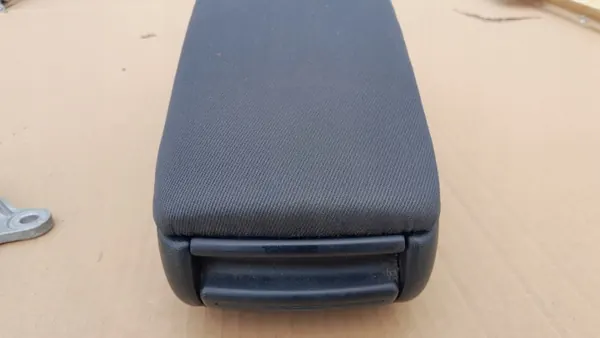 Audi A6 C5 Donker Fluweel Armsteun OEM image 4