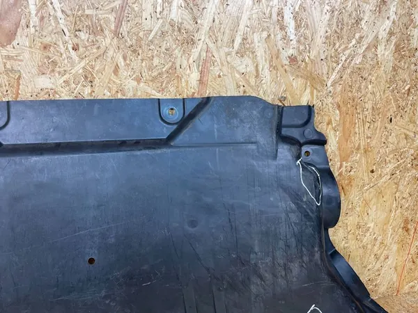 Motorunderlag Mercedes W213 W257 A2135242700 image 3