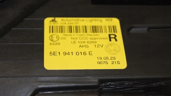 LÂMPADA DIREITA FULL LED SKODA OCTAVIA III 3 LIFT image 2