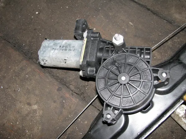 Elevador de Janela IVECO 14-19 Esquerdo OEM 5801901053 image 2